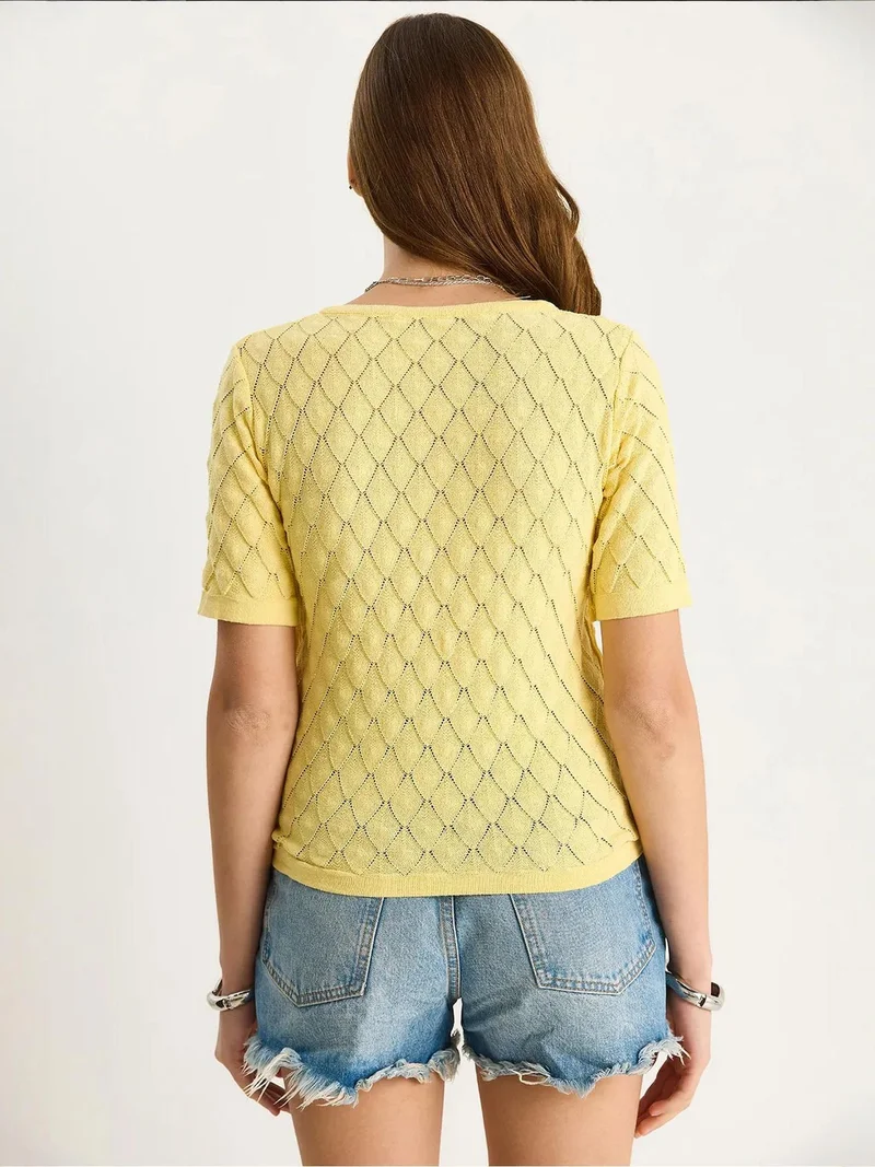 Bianco Lucci Short Sleeve V-Neck Textured Knit Cropped Cardigan