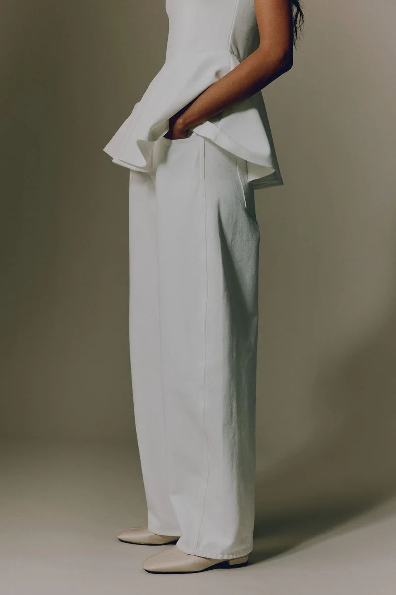 اتش اند ام جينز بخصر عالي وساق باريل