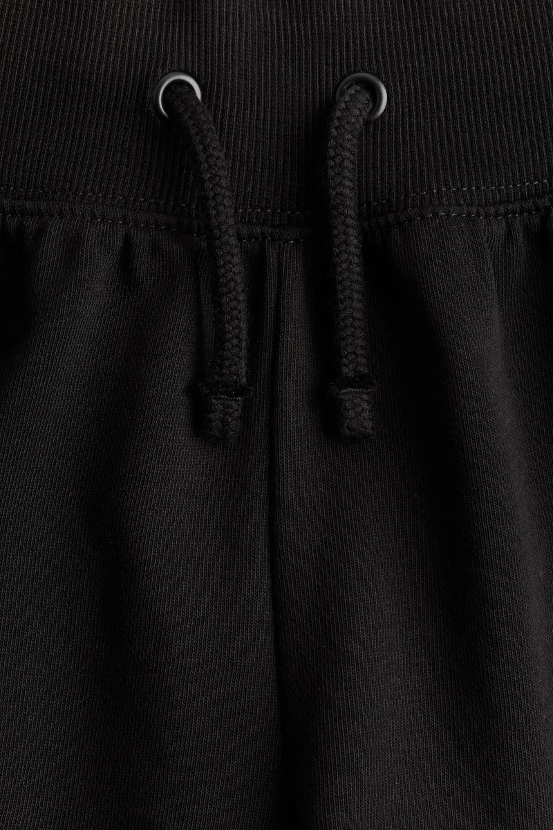 اتش اند ام Sweatshorts