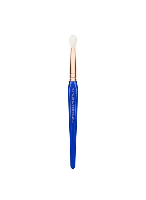 فرشاة مكياج احترافية من Bdellium Tools - سلسلة المثلث الذهبي 783 صغيرة مدببة للدمج - مصنوعة من ألياف نباتية وصناعية ناعمة، لتطبيق ودمج ظلال العيون (أزرق، قطعة واحدة)