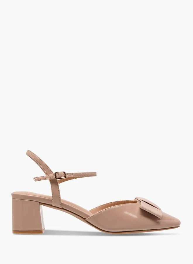 سيليست صنادل نسائية بكعب عريض وإبزيم وزينة فيونكة