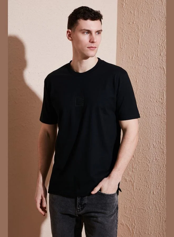 بوراتي تي شيرت رجالي بياقة دائرية من قطن بوراتي بقصة عادية