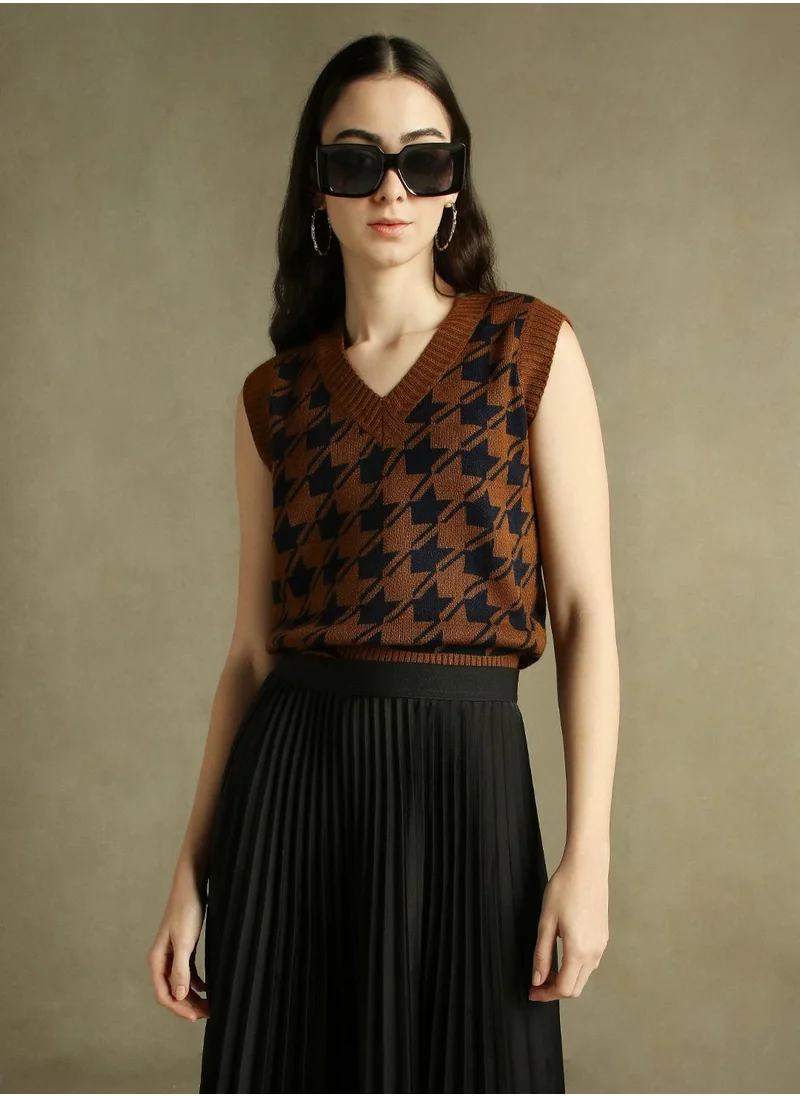 Dennis Lingo Women's Brown 100% Acrylic Textured Regular Fit Sweater