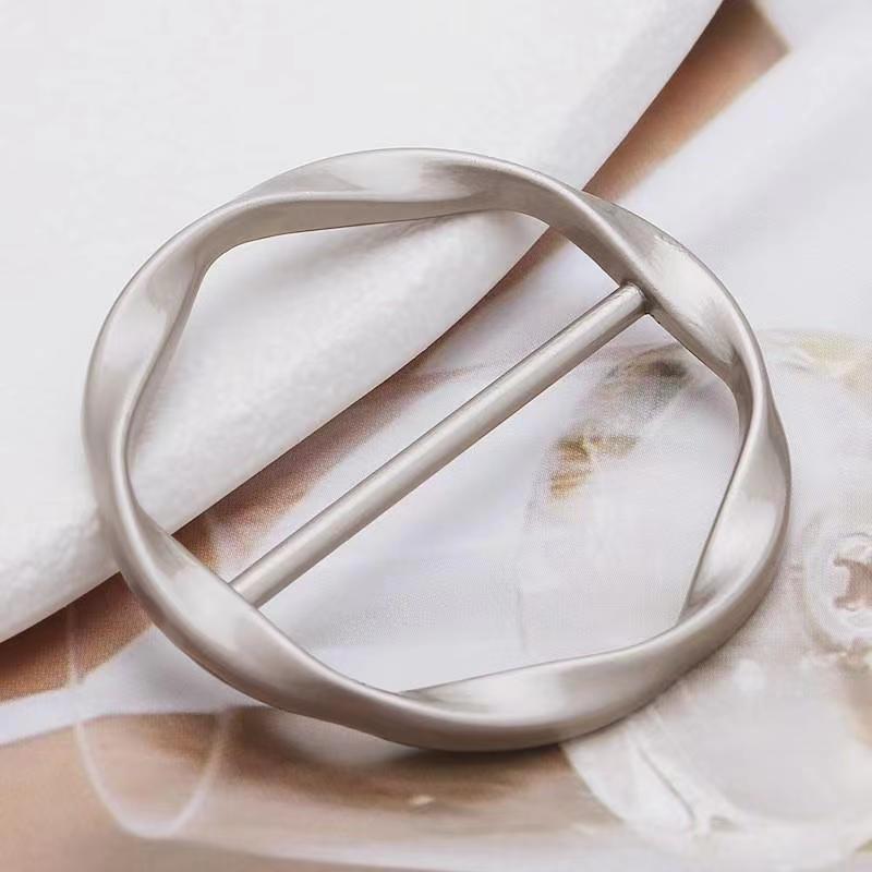2024 Spring Summer T-Shirt Scarf Knot Clip imitation gold  - Image 2