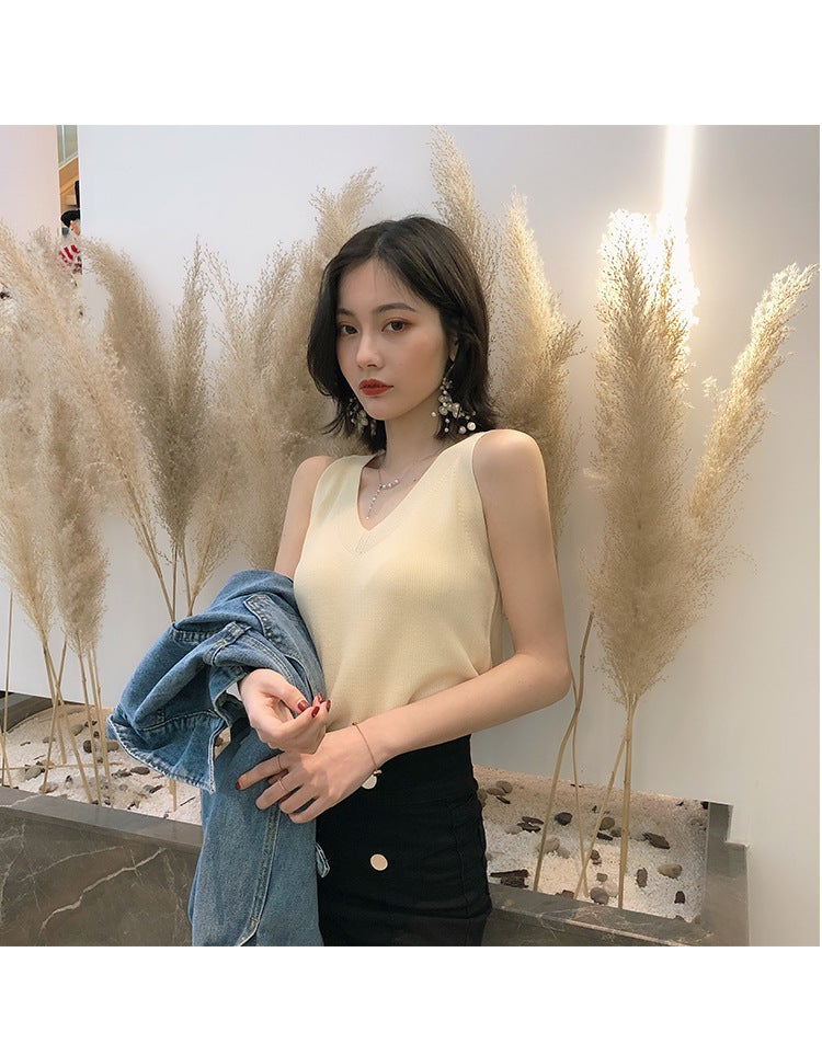 Camisole womens inner wear ice silk wool outer wear 2023 Summer sleeveless knitted loose V-neck short bottoming shirt Blue  - Image 4