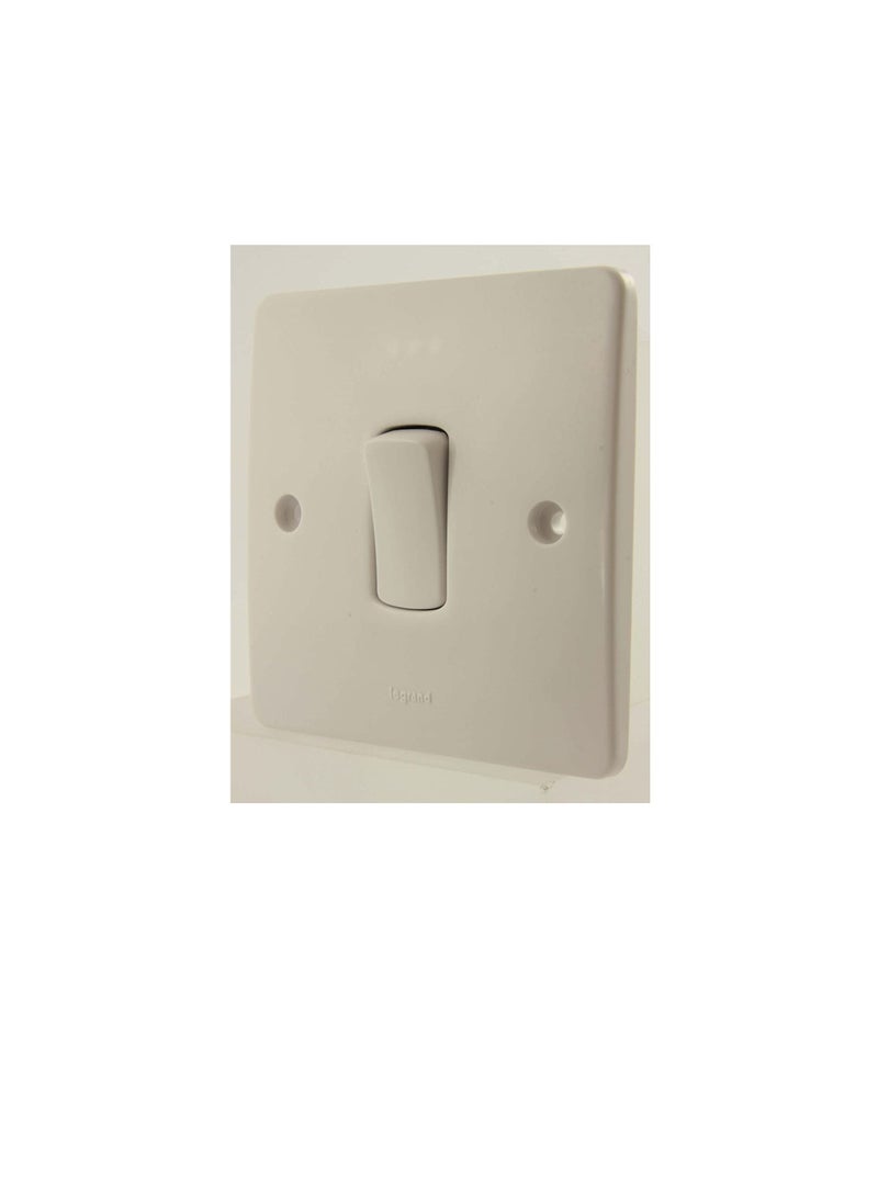 ليجراند مفتاح كهربائي بقطب واحد أحادي الاتجاه أبيض 10 أمبير 250 فولت - Image 1