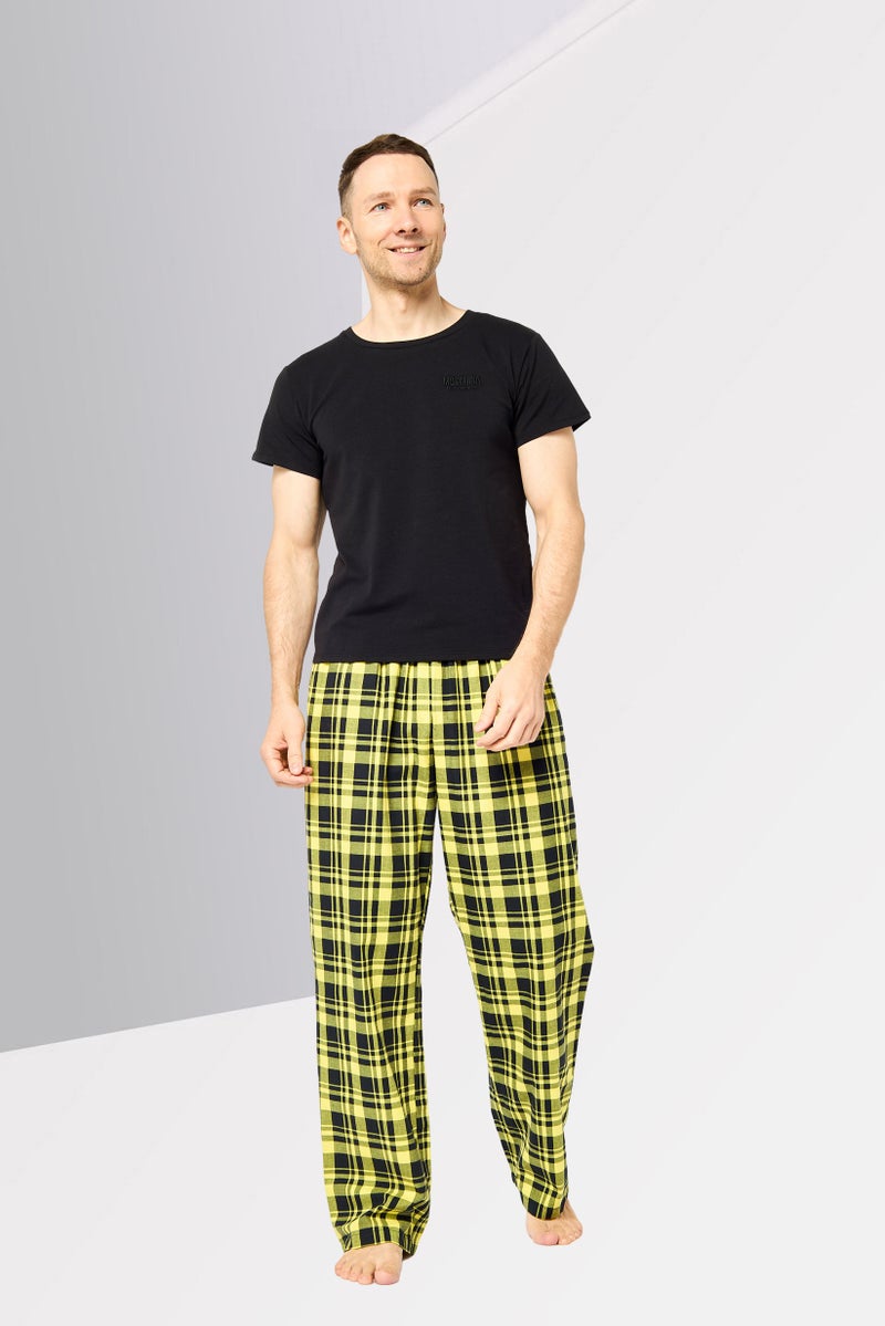 MOSCHINO Men 2 Piece Embroidered Logo Short Sleeves Top And Plaid Pajama Set, Multicolor - Image 4