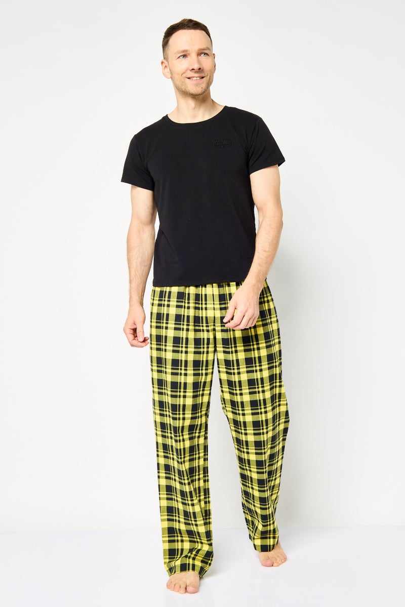 MOSCHINO Men 2 Piece Embroidered Logo Short Sleeves Top And Plaid Pajama Set, Multicolor - Image 1