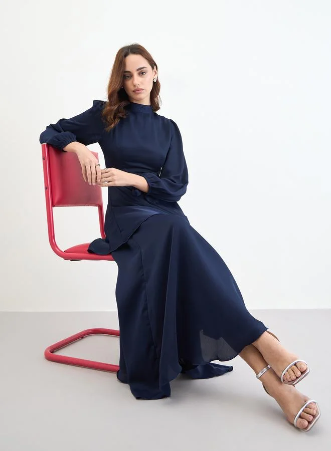 ستايلي فستان طويل كحلي بأكمام طويلة وحافة واسعة