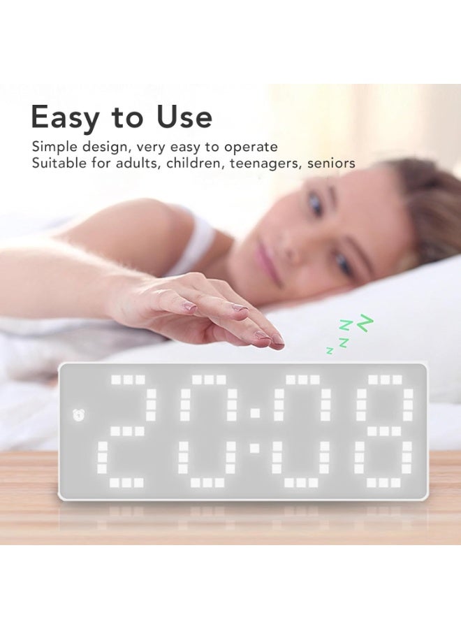 ساعة رقمية مثالية لغرف النوم أو المكاتب، تعرض الوقت والتاريخ ودرجة الحرارة بوضوح. سهلة الاستخدام وتعمل عبر USB أو البطارية. - Image 3