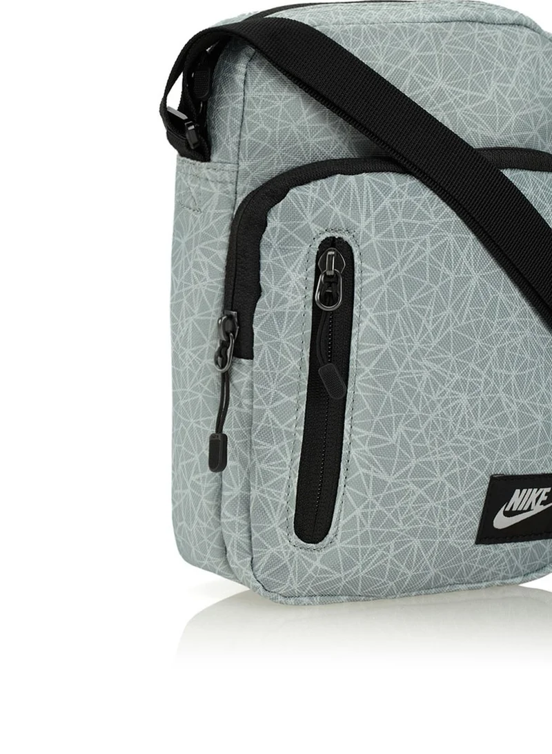 Nike Core Messenger Bag