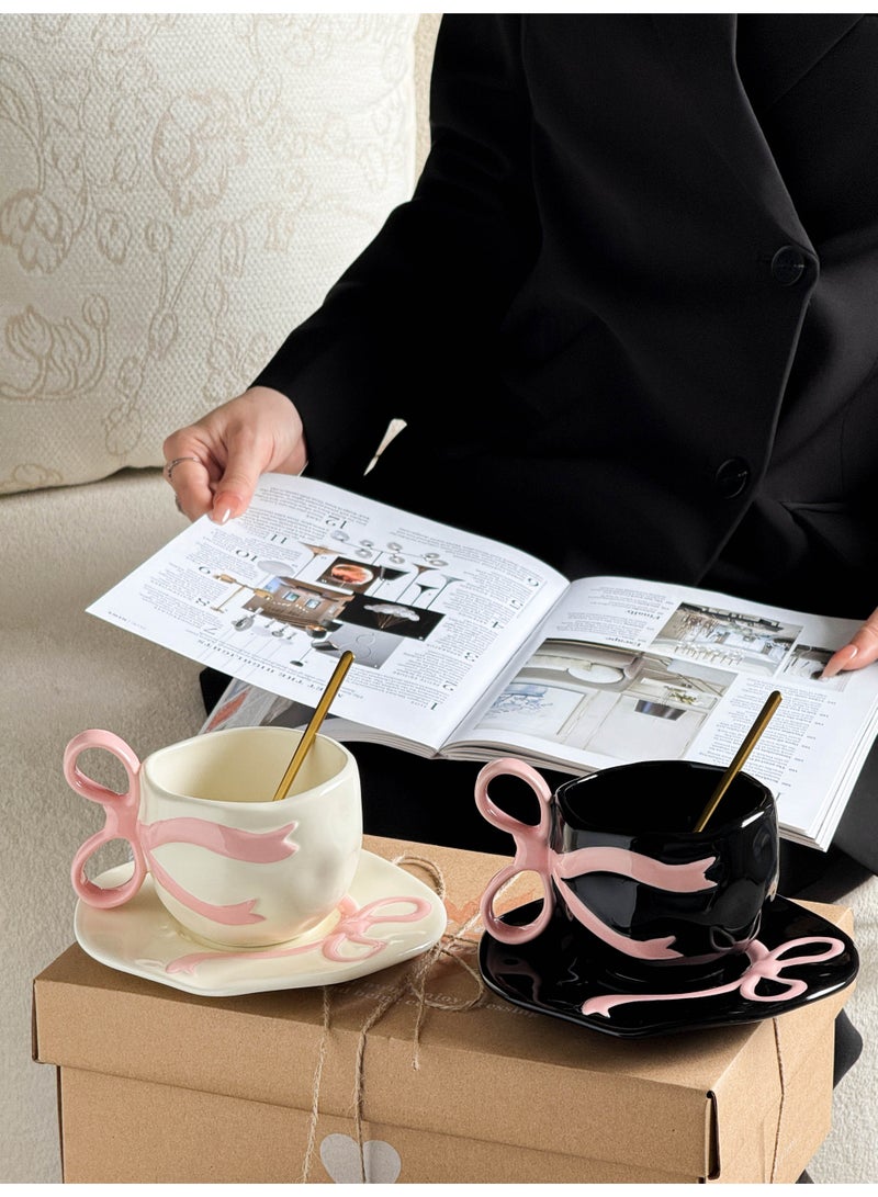 والالا طقم أكواب قهوة سيراميك بمقبض وردي، طقم أكواب وطبق مكون من قطعتين، كوب جميل للفتيات، كوب مصنوع يدويًا لشاي لاتيه وشاي بالحليب، هدايا جميلة لحفلات أعياد الميلاد وعيد الحب للنساء والفتيات، سعة 250 مل - Image 3