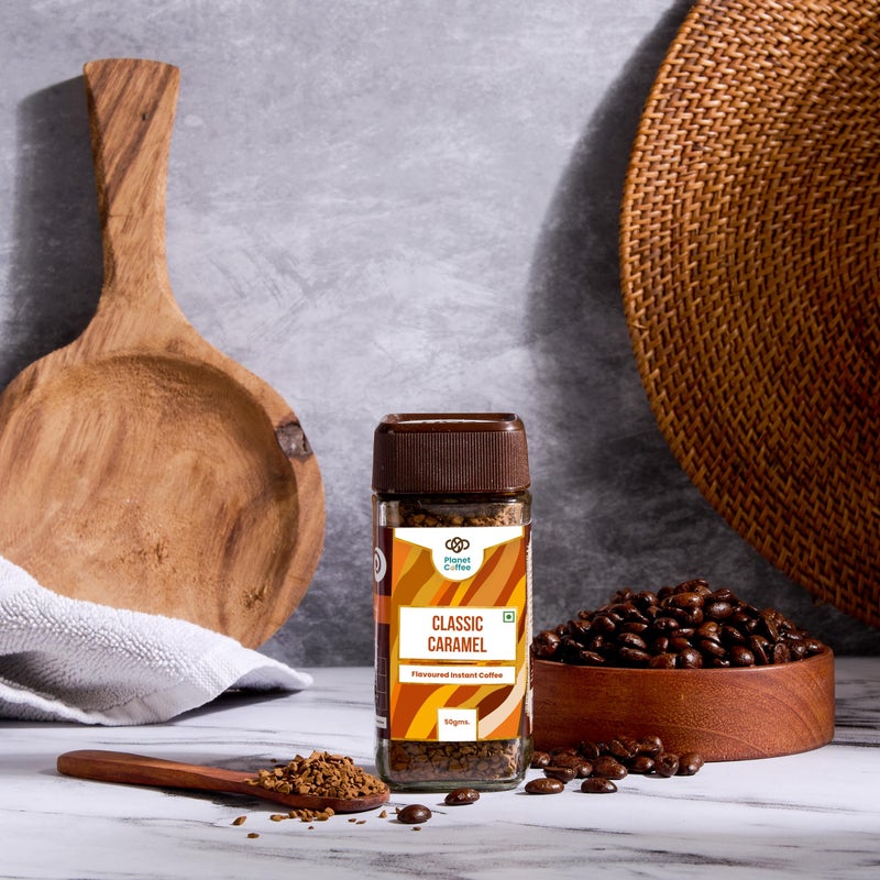 Planet Coffee قهوة كوكب الكلاسيكية بنكهة الكراميل الفورية | 100% أرابيكا نقية | 50 جرام في جرة زجاجية | مجففة بالتجميد | بدون سكر مضاف | تحميص متوسط | تصنع 25 كوب - Image 5