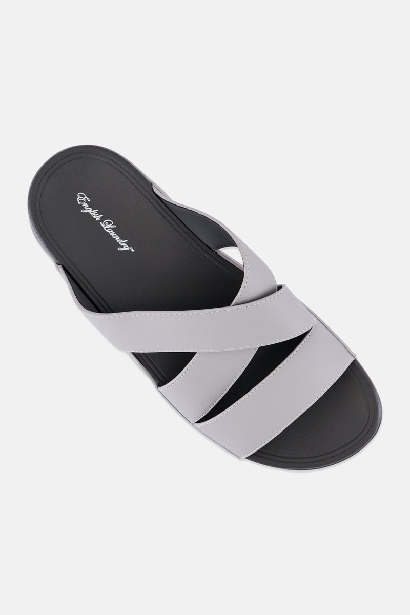 English Laundry صنادل عربية للرجال بتصميم متقاطع، رمادي فاتح - Image 4