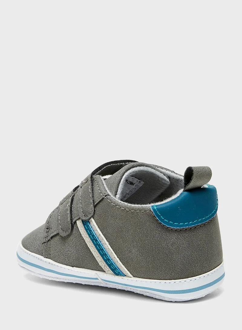 ال بي ال من شو اكسبرس Kids Low Top Velcro Sneakers