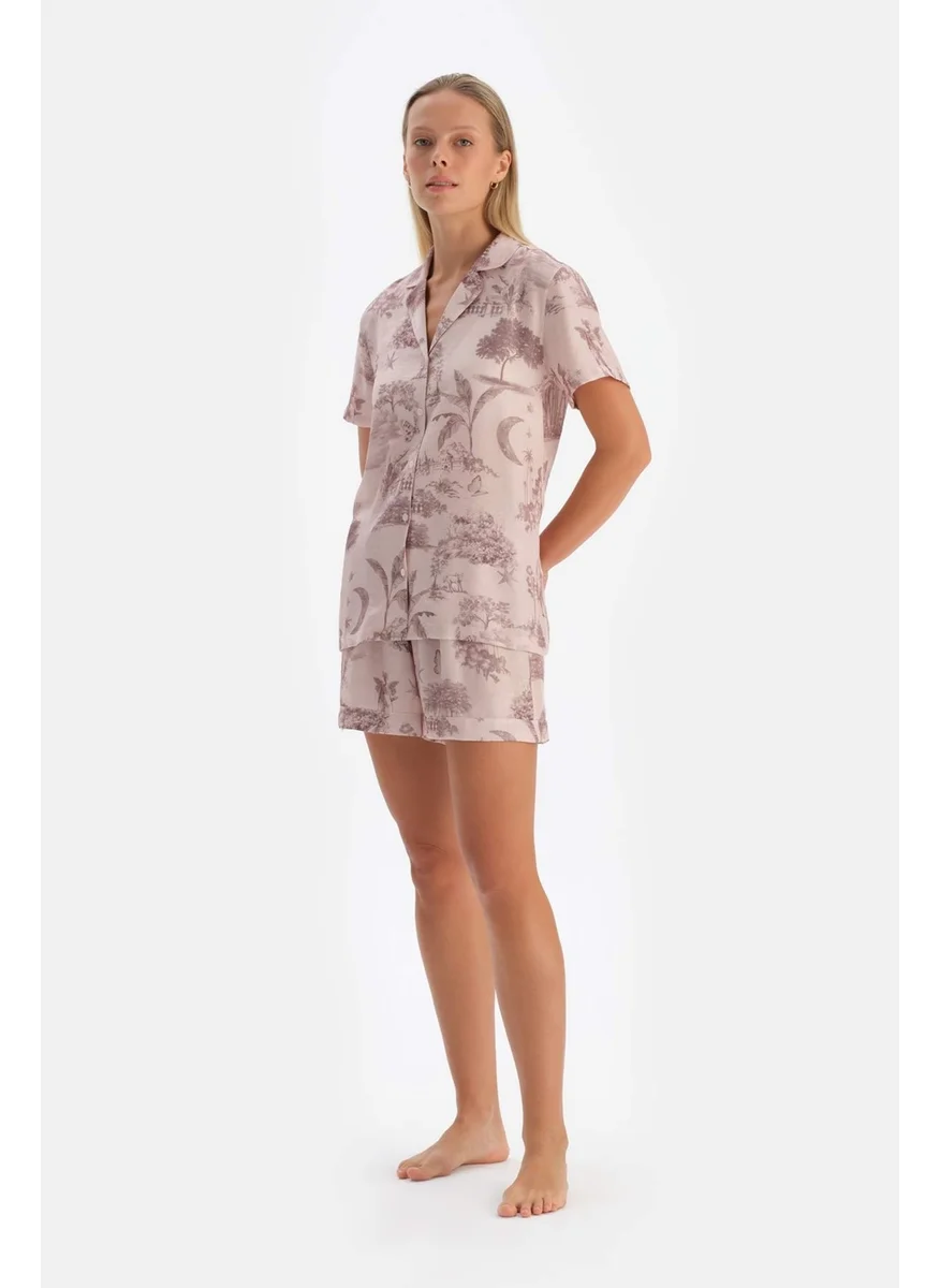 داجي Light Pink Patterned Woven Shorts