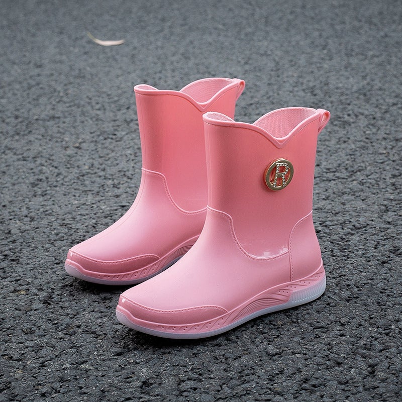Rain Boots Women'S Fashionable Outfit Waterproof Overshoes For Students Cute Middle-Sized Rain Boots Adult Non-Slip Thick-Soled Wear-Resistant Rubber Shoes - Image 1
