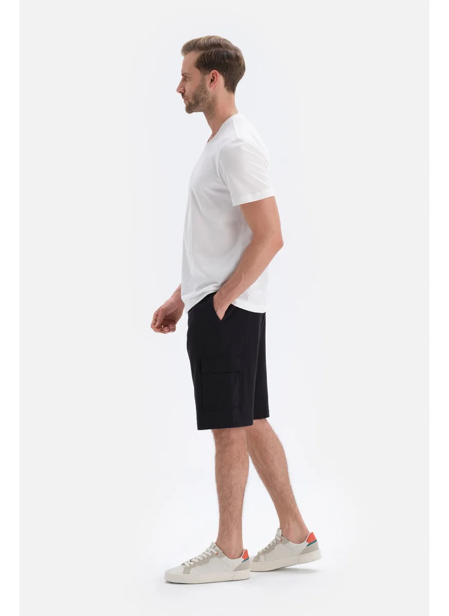 داجي Black Cargo Shorts with Pockets
