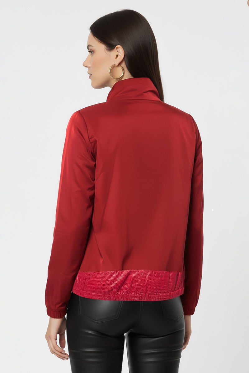 LACOSTE جاكيت واقي من الرياح للنساء، أحمر قاني - Image 4