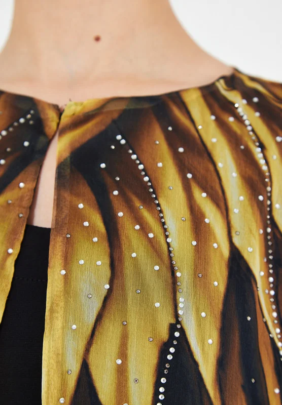 Thouq Contrast Pattern Print Bisht