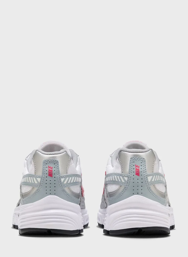 Nike Initiator