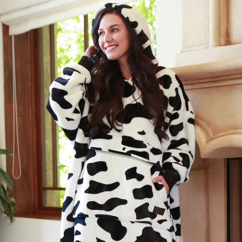 Catalonia Catalonia Cow Print Oversized Hoodie Blanket Sweatshirt  Comfortable Sherpa Lounging Pullover for Adults Men Women Teenagers Wife Girlfriend  Cow Gift  - Image 3