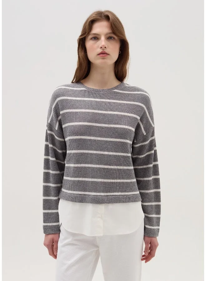 او في اس تيشيرت بأكمام طويلة بنسيج وافل دقيق