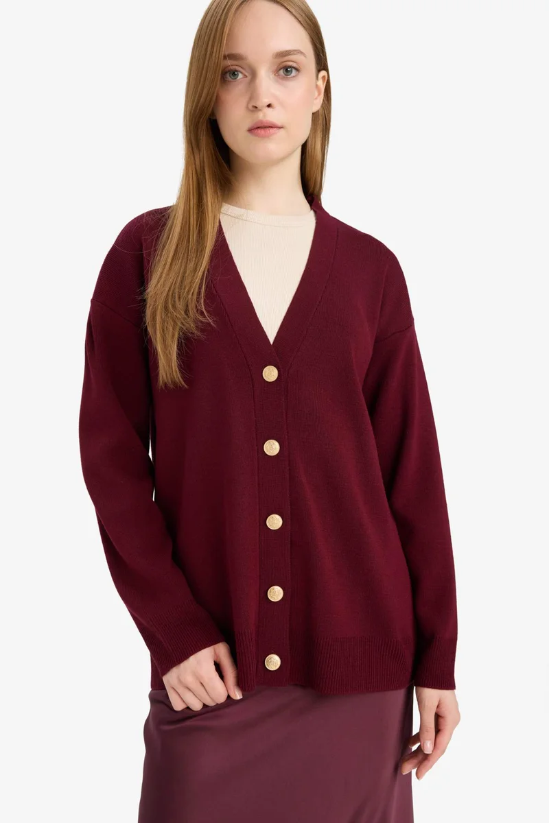 ديفاكتو Relax Fit V-Neck Buttoned Knit Cardigan