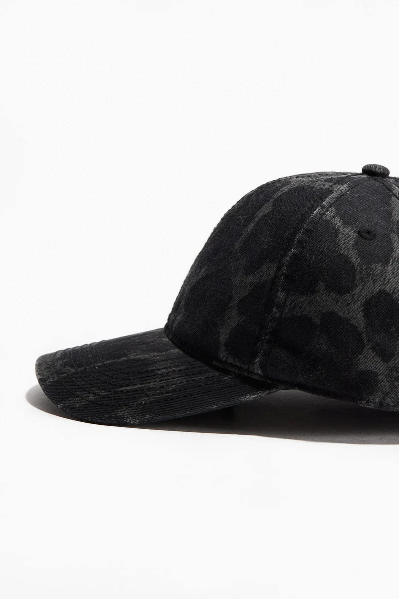 اتش اند ام قبعة من التويل المكحوت