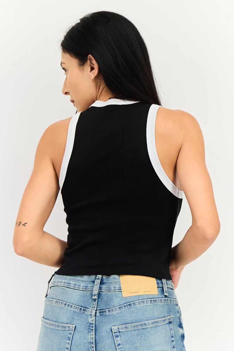 FOREVER 21 تي شيرت بلا أكمام بتصميم جرافيكي للنساء، أسود - Image 3