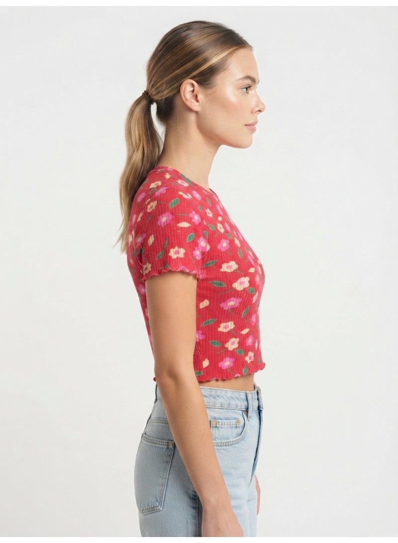 LOUD UNIVERSE Women's Red Floral Ribbed Cropped T-Shirt with Short Sleeves and Lettuce Hem - Image 2