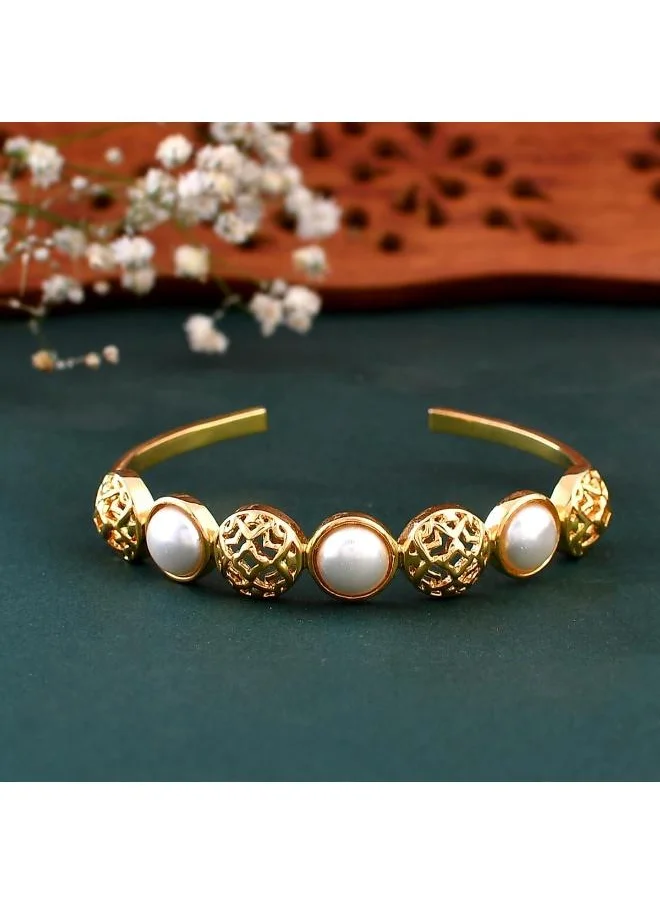 فويلا Nazakat Niswani Pearl Cuff