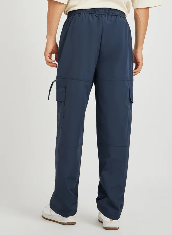 Styli Styli Men Navy Blue Solid Oversized Open Hem Cargo Joggers with Zipper Pockets