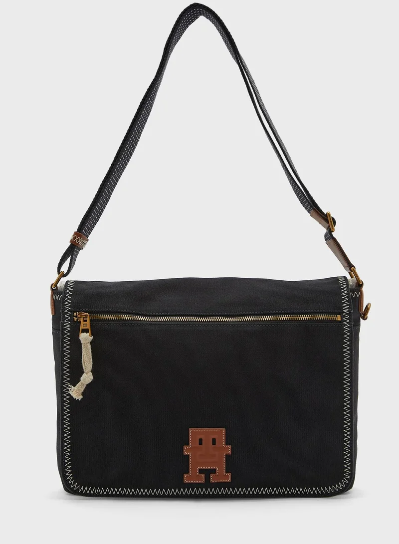 TOMMY HILFIGER Coastal Prep Messenger