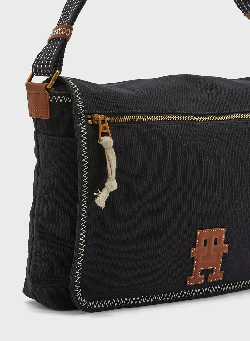 TOMMY HILFIGER Coastal Prep Messenger