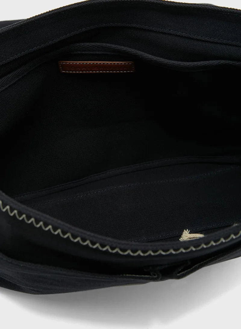 TOMMY HILFIGER Coastal Prep Messenger