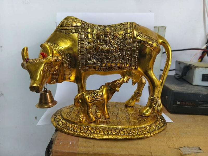 Indianstore4all Metal Large Gold Elegant Kamdhenu Cow and Calf Idol Showpiece Length 22 cm Gold Antique 1 PieceBring Wealth Money Happiness and Luck in Your Favour - Image 2
