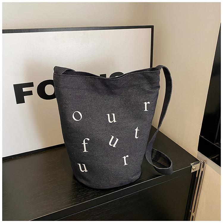 New 2025 Contrasting Color Design Senmeng Single Shoulder Canvas Bag Women'S Crossbody Bag Bucket Bag Niche Large Capacity - Image 1