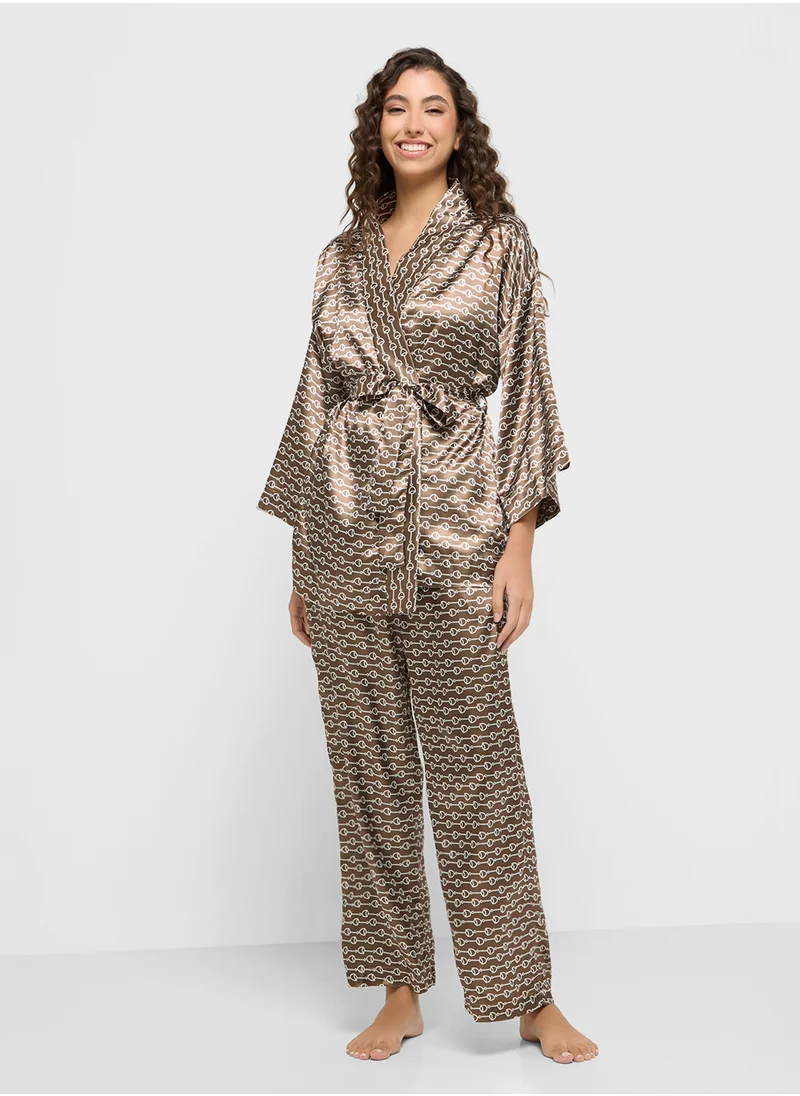 جينجر Geometric Print Satin Robe With Belt & Pyjama Set