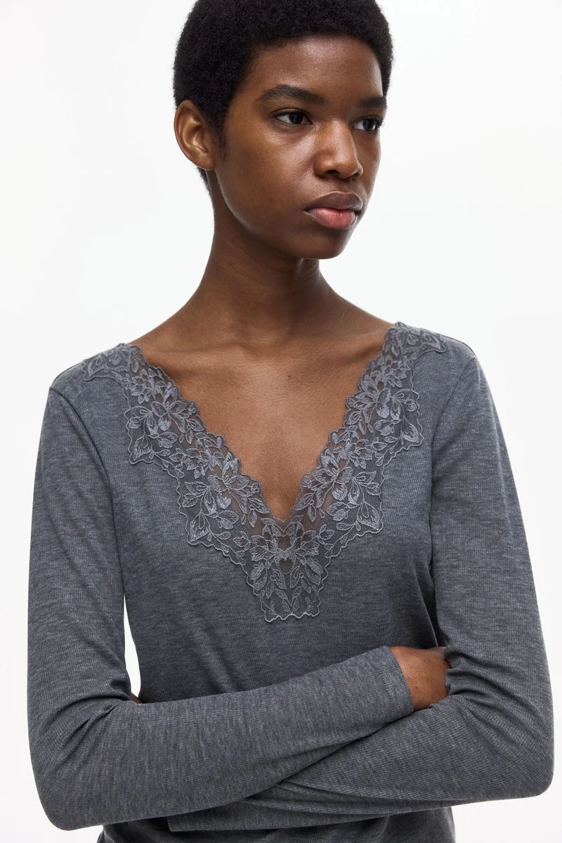 H&M Lace-trimmed top