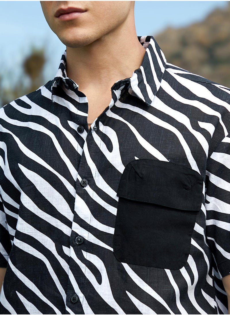 Men's Obsidian Black & Cream White Zebra-Lined Oversized Shirt - pzsku/Z024F2F255A20DF32CD46Z/45/_/1741859707/520ecc19-6c66-4139-8a61-03df3c5d8e70