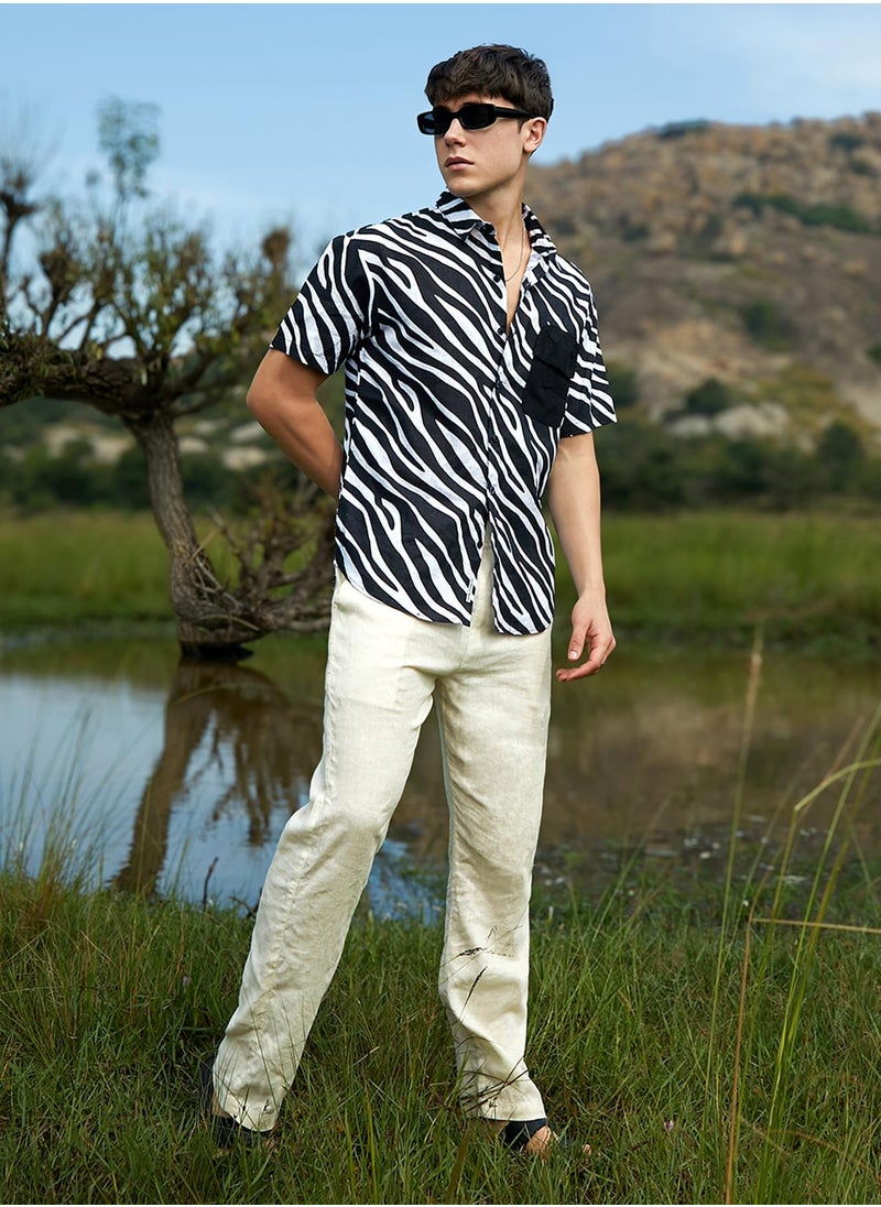 Men's Obsidian Black & Cream White Zebra-Lined Oversized Shirt - pzsku/Z024F2F255A20DF32CD46Z/45/_/1741859710/6cc91c7b-75a1-4407-b8c3-fb19067daeef