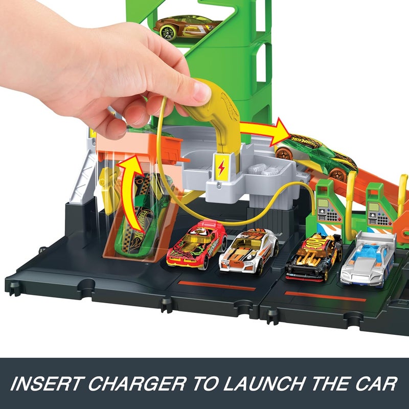 Hot Wheels Netflix 'Let's Race' - Super Charging Service Area, Playset with 4 Fuel Stations, Lift and Parking Up to 10 Cars, 1 Car Included, 4+ Years, HTN79 - Image 3