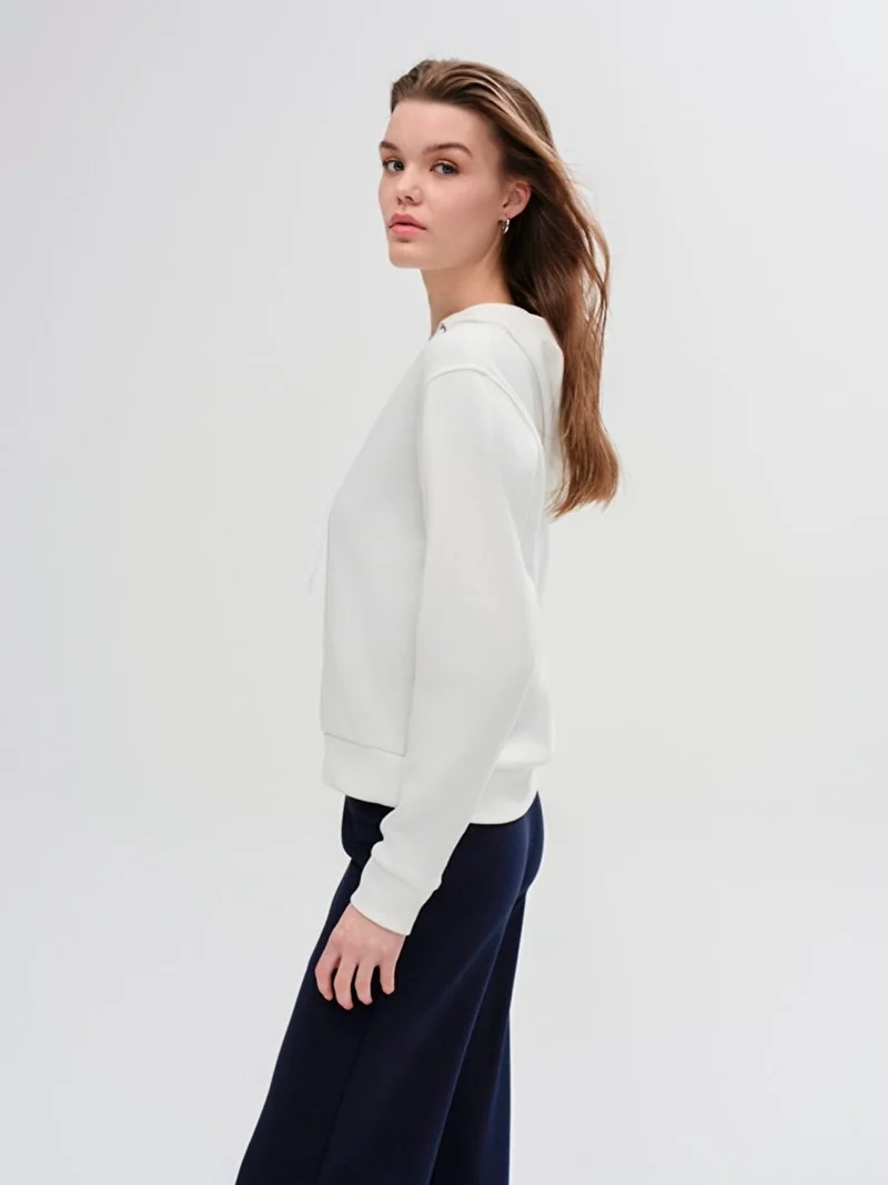 ال تي بي Cream Sweatshirt