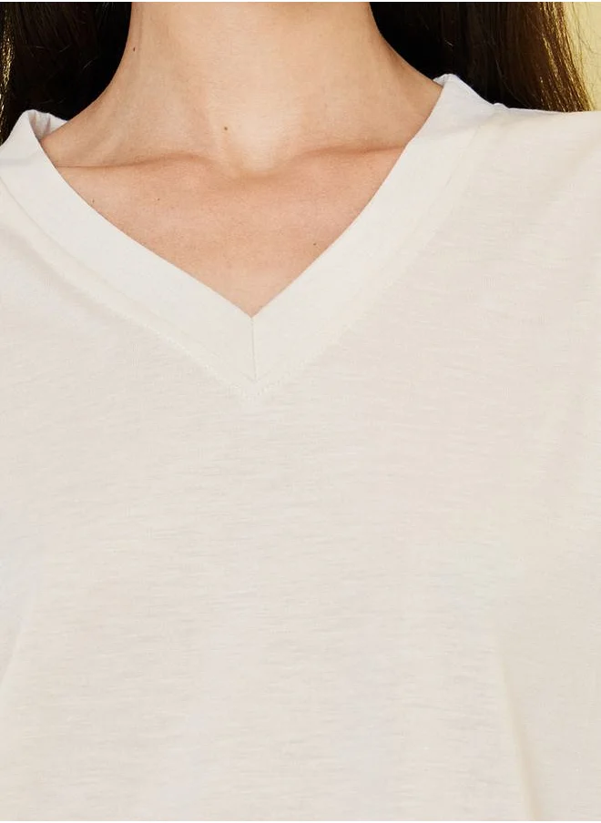 Styli Solid V Neck T-shirt and Floral Print Pyjama Set