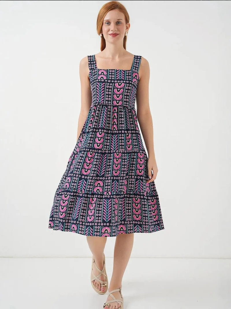 بيغ دارت فستان ميدي بنقوش بياقة مربعة