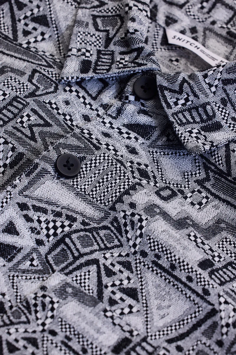 SNITCH قميص أسود فضفاض بتصميم تجريدي