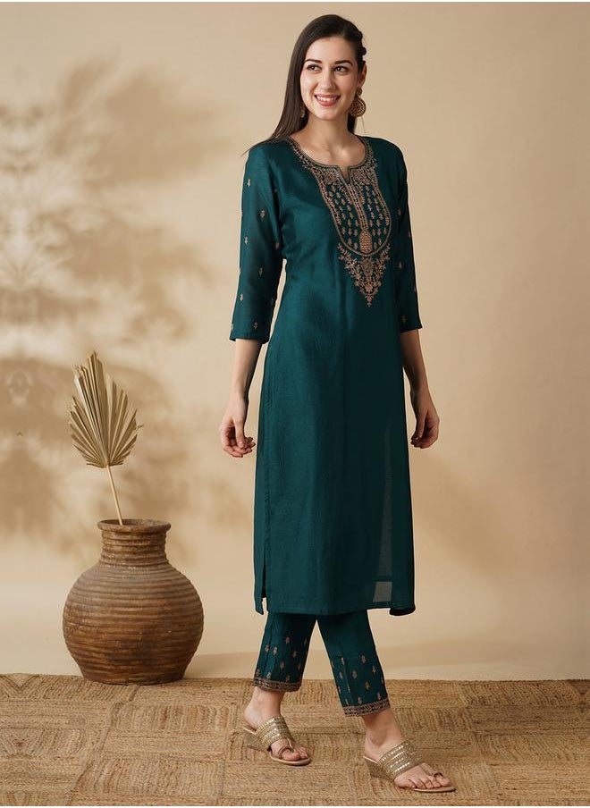 Embroidered Straight Kurta and Trouser Set - pzsku/Z025C14F39C0913863C7DZ/45/1741119899/42faad1f-3ad2-4d60-8f5e-4336c592248e