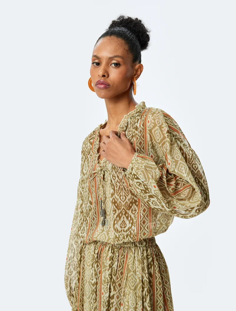 كوتون V-Neck Blouse