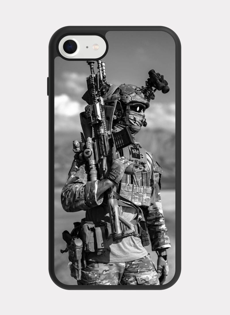 بكسلات كفر ايفون 7 جندي مقاتل ابيض اسود - Image 1